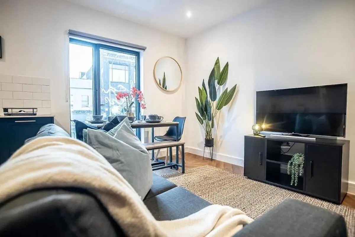 Charming 2 Bedroom Flat I Next To Brighton Station 0*,  英国