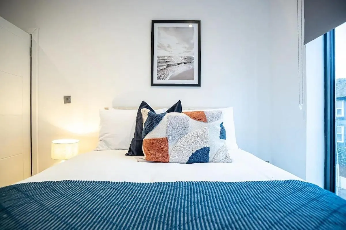 Charming 2 Bedroom Flat I Next To Brighton Station